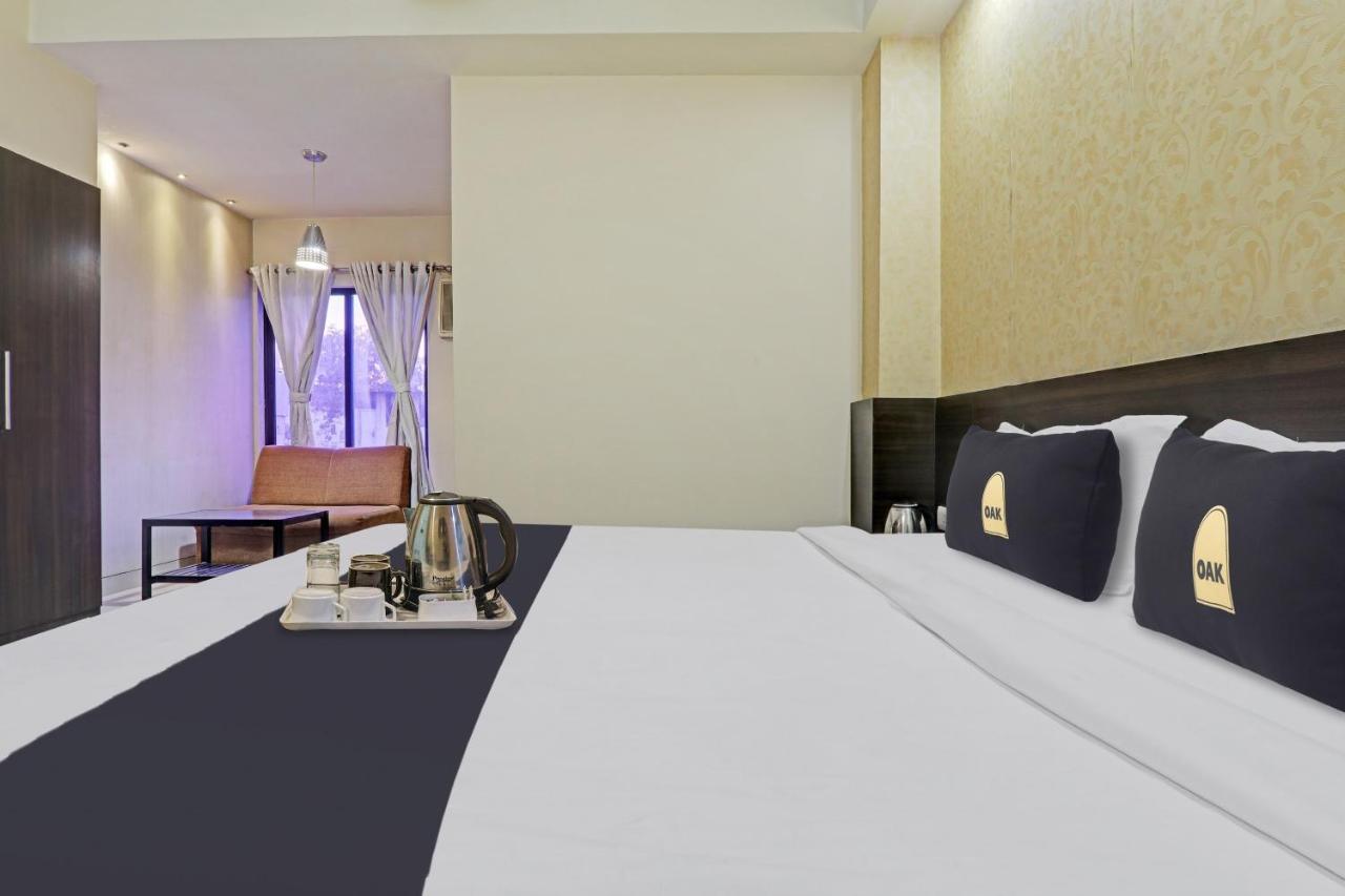 Townhouse Oak Hotel Shelter Лакхнау Екстер'єр фото