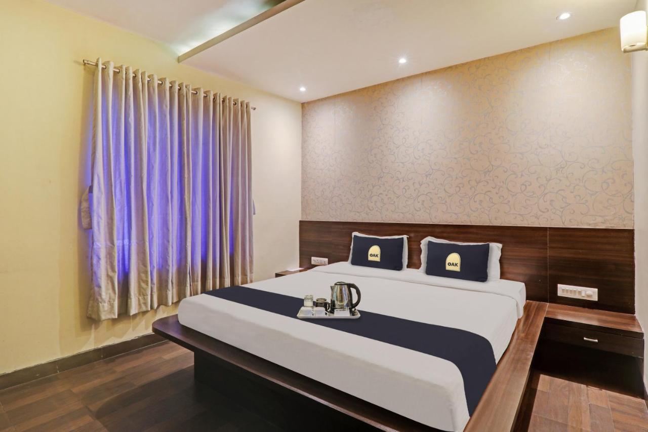 Townhouse Oak Hotel Shelter Лакхнау Екстер'єр фото